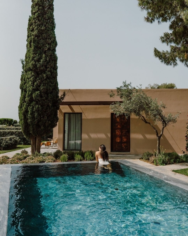 10 Travel Influencers to Follow