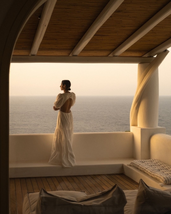 10 Travel Influencers to Follow