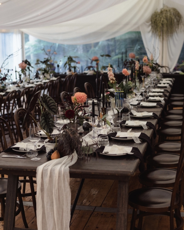 Wedding Story Under the Palm Trees in Australia | Real Wedding: Grace & Josh