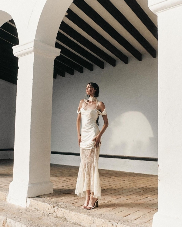 30 Trendy Bridal Dresses Under $2,000