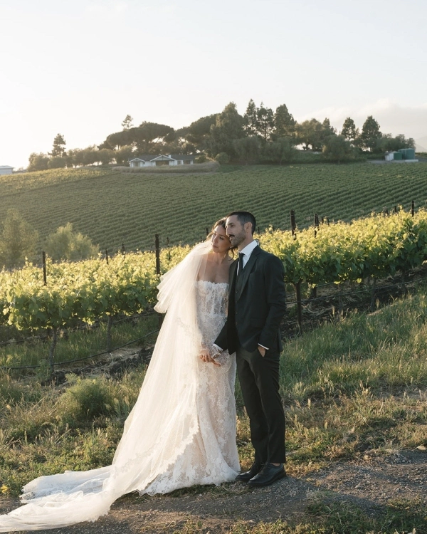 A Captivating Vineyard Wedding in California — photo 1