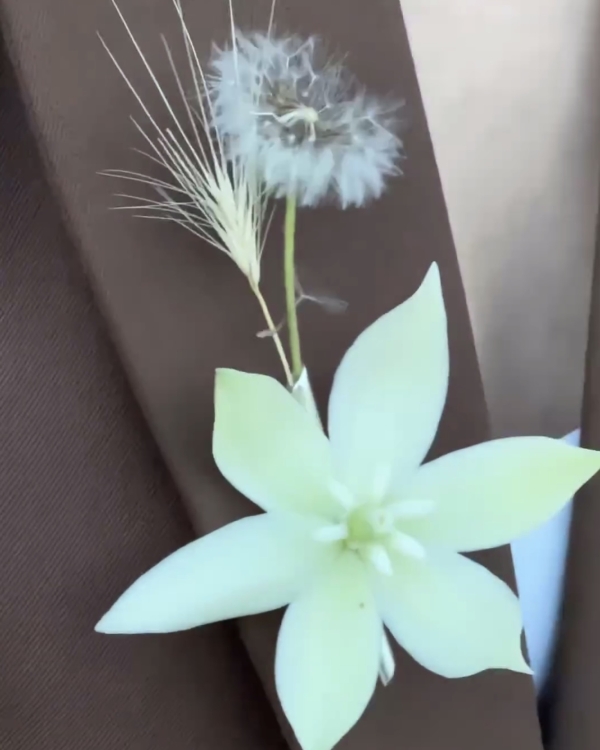 30 Cool Boutonnière Ideas for Grooms That Are Anything But Boring