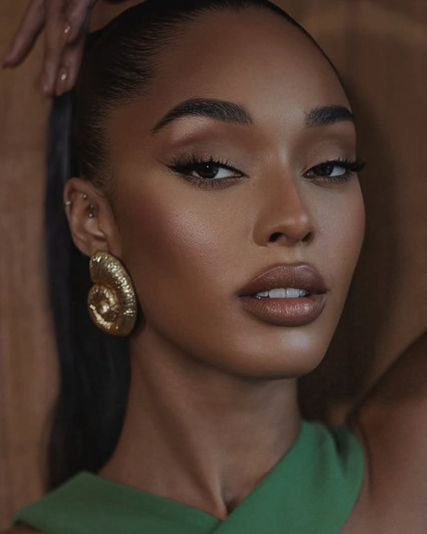 17 Best Makeup Artists in the UK | Famous, Professional MUA | Bridal Makeup in England | Wedding Beauty Artists