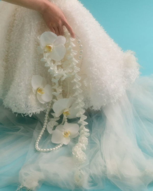 9 Stylish Bouquet Trends We're Loving for Brides Right Now