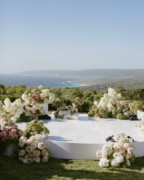 A Joyful & Elegant Seascape Wedding in Western Australia — photo 2