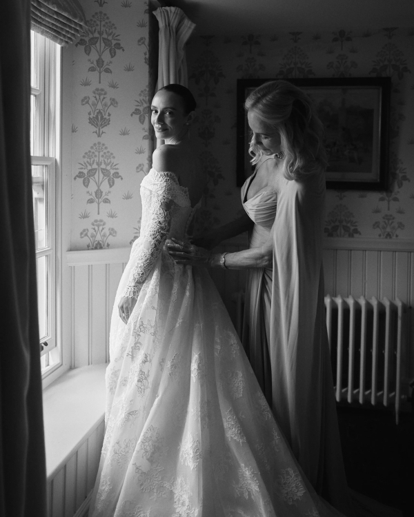 55 Must-Have Wedding Photos that Tell Your Love Story Perfectly