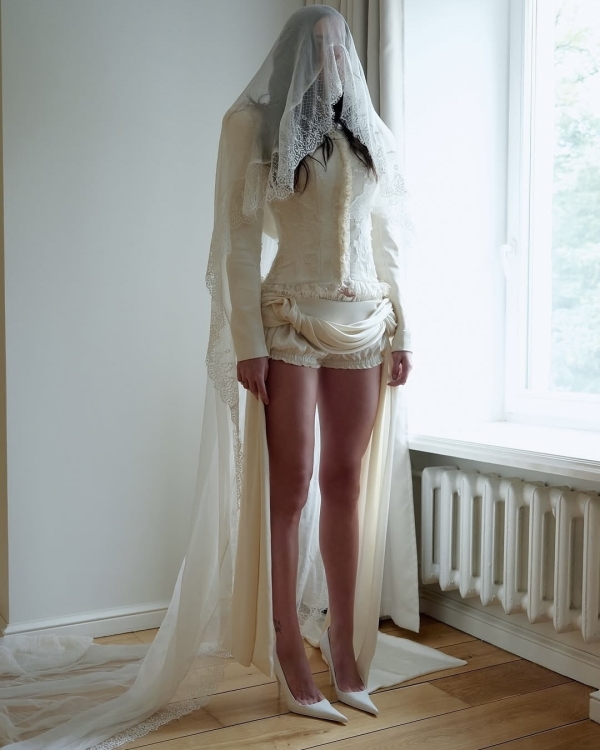 How to Use AI to Create Your Wedding Day Timeline, Playlist, Seating Chart & More