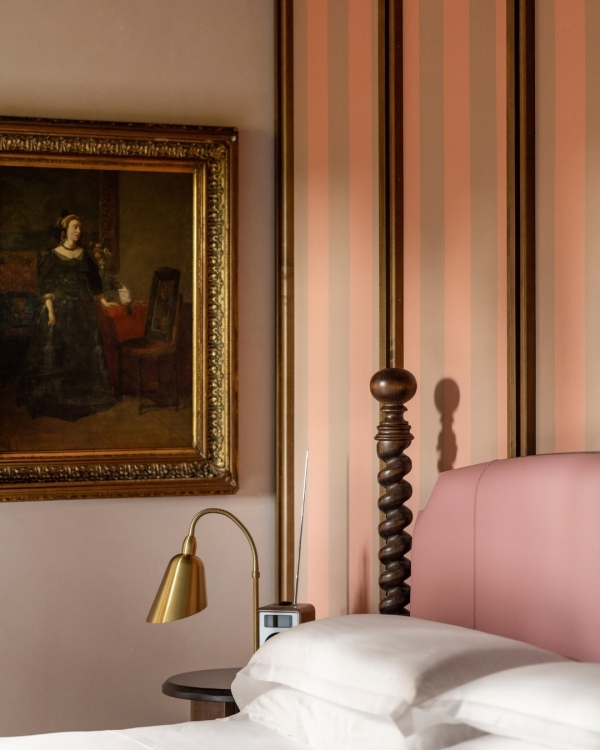 Planning a Wedding in Tuscany? Discover Why Il Borgo di Vignamaggio is the Dream Venue