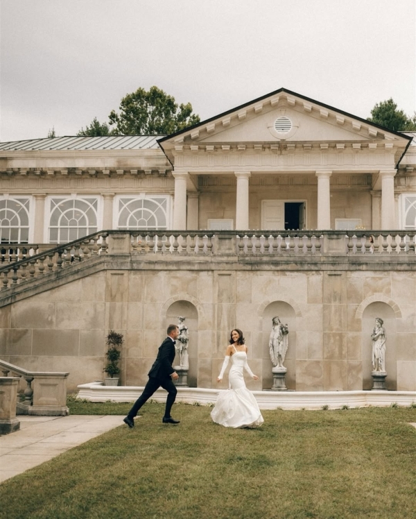 6 Expert Tips for Effortless, Natural Wedding Photos You’ll Actually Love