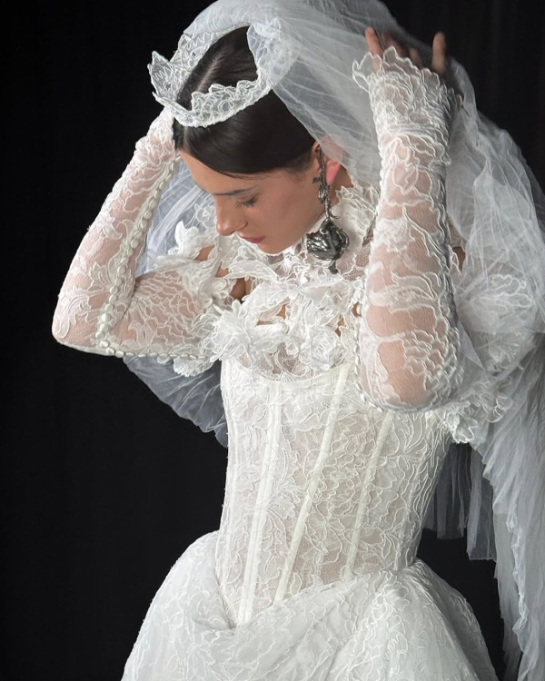 9 Genius Styling Hacks Bridal Stylists Swear By