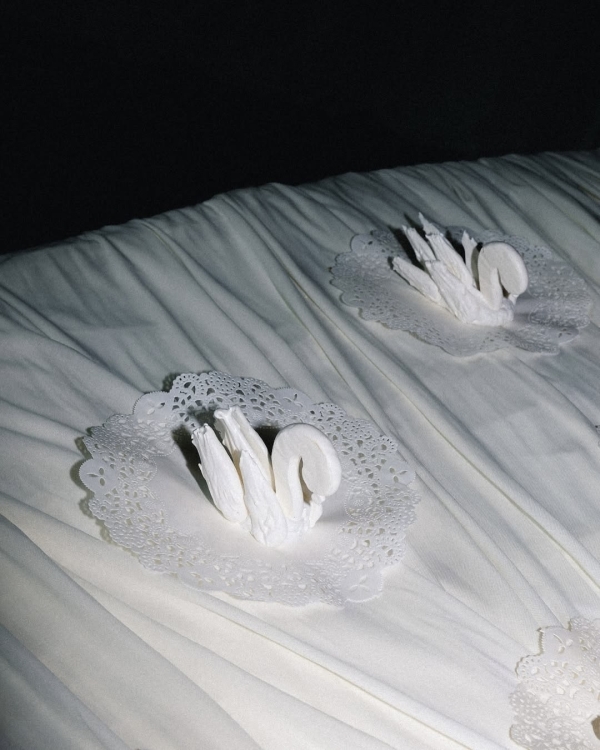 Trend: Swan-Inspired Wedding Décor