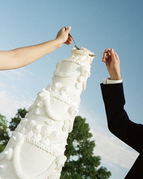 7 Game-Changing AI Tools to Simplify & Elevate Your Wedding Planning