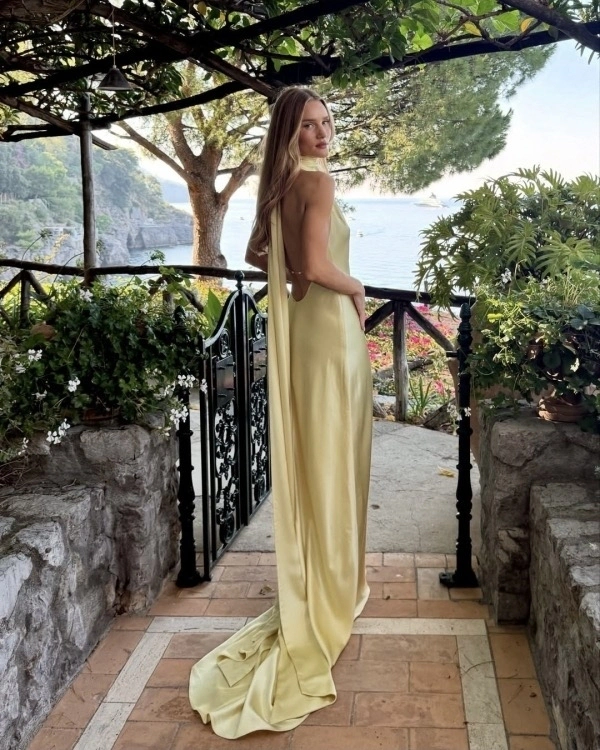 40 Chic Wedding Guest Dresses Perfect for a Destination Wedding in Europe — photo 2