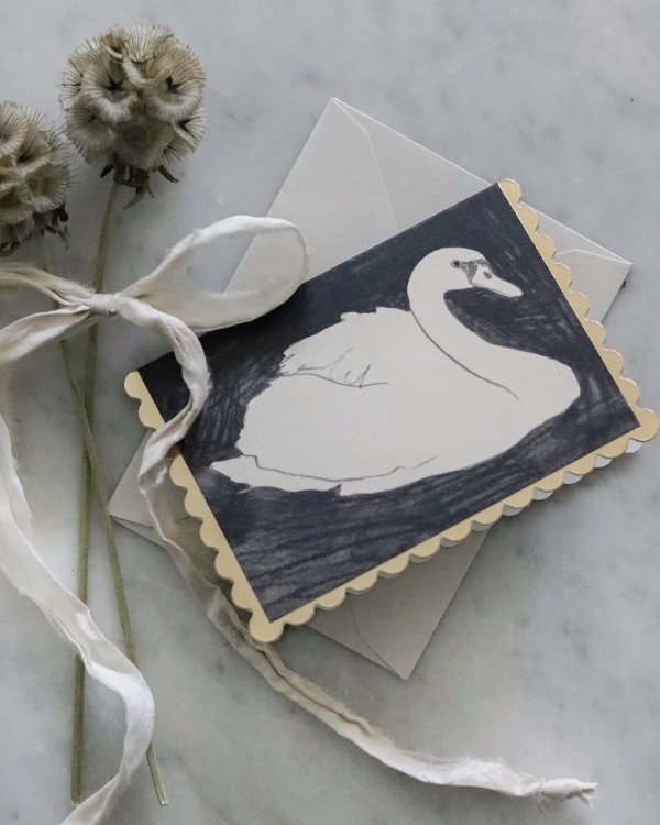 Trend: Swan-Inspired Wedding Décor