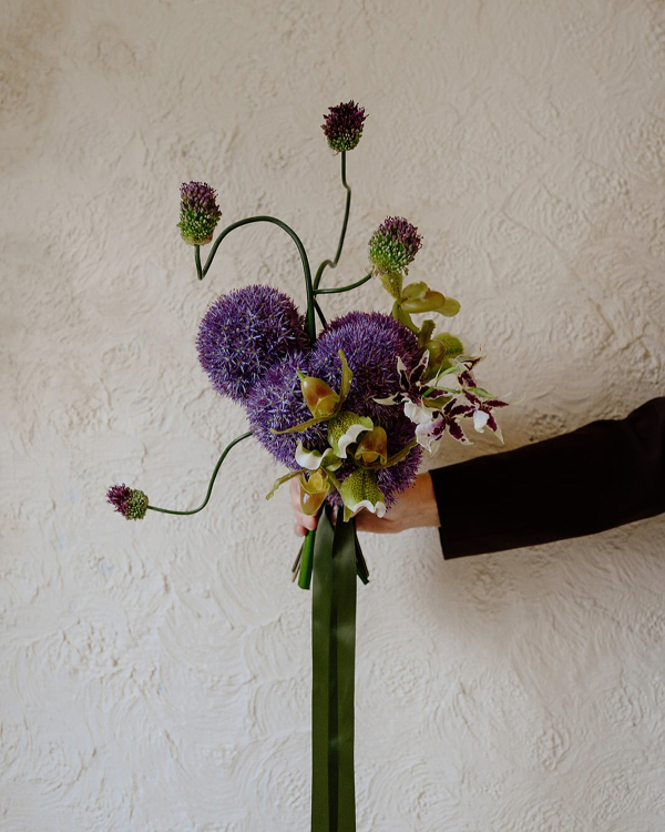 9 Stylish Bouquet Trends We're Loving for Brides Right Now