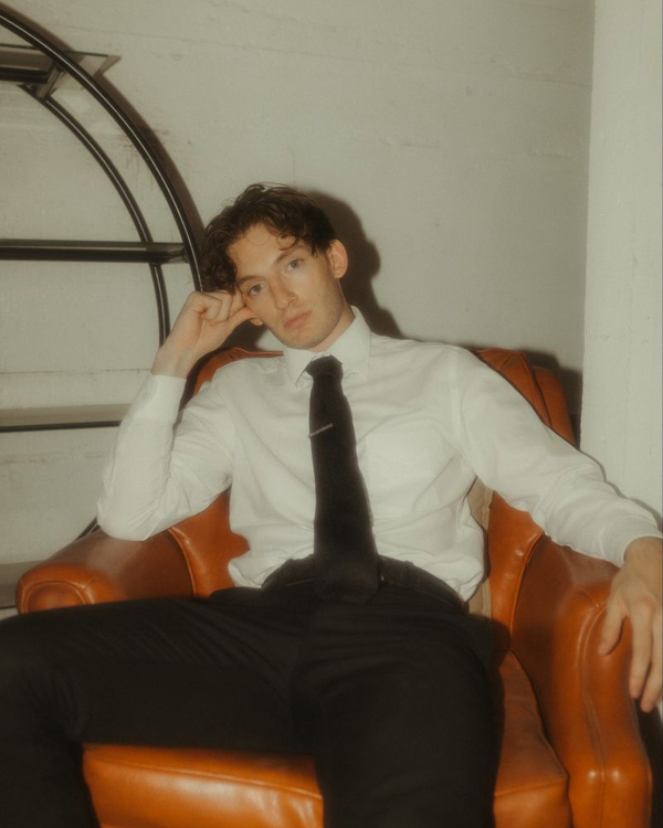 50 Must-Save Wedding Portrait Ideas for the Modern Groom