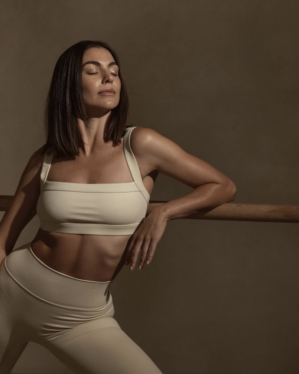 10 Fitness Influencers to Follow for Pre-Wedding At-Home Workouts