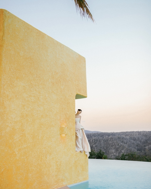 This Annie’s Ibiza Bride Said "I Do" in Careyes, Where Bold Architecture Meets Cinematic Ocean Vistas