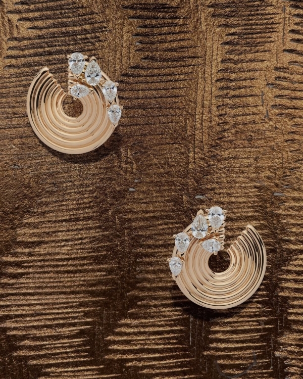 25 Best Famous Jewelry Brands | Top of the Most Expensive, High End Jewelry | Popular, Trendy Brands