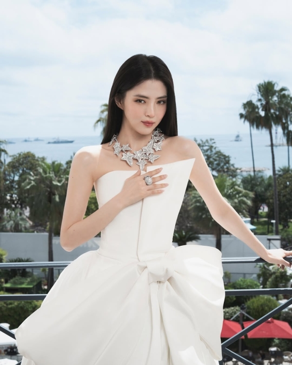 25 Best Famous Jewelry Brands | Top of the Most Expensive, High End Jewelry | Popular, Trendy Brands