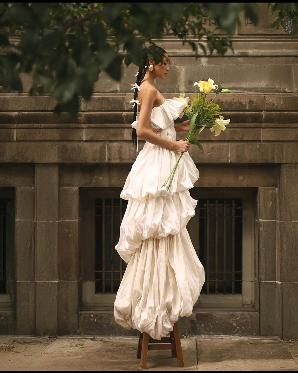 9 Stylish Bouquet Trends We're Loving for Brides Right Now