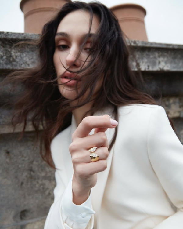 25 Best Famous Jewelry Brands | Top of the Most Expensive, High End Jewelry | Popular, Trendy Brands