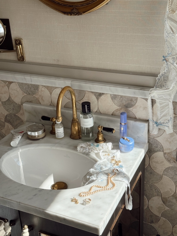 Content Creators Content for Brides