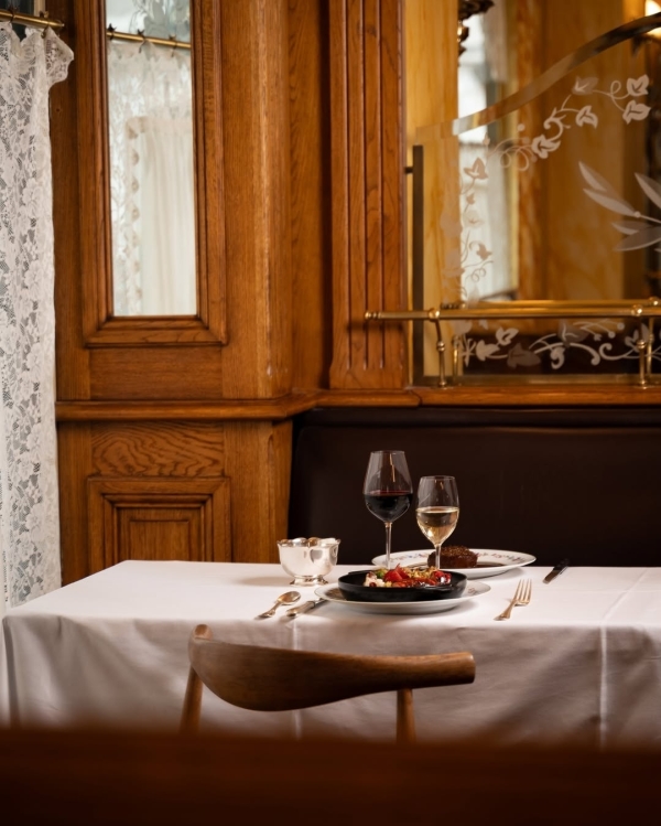 10 Romantic Restaurants for Date Night in Paris