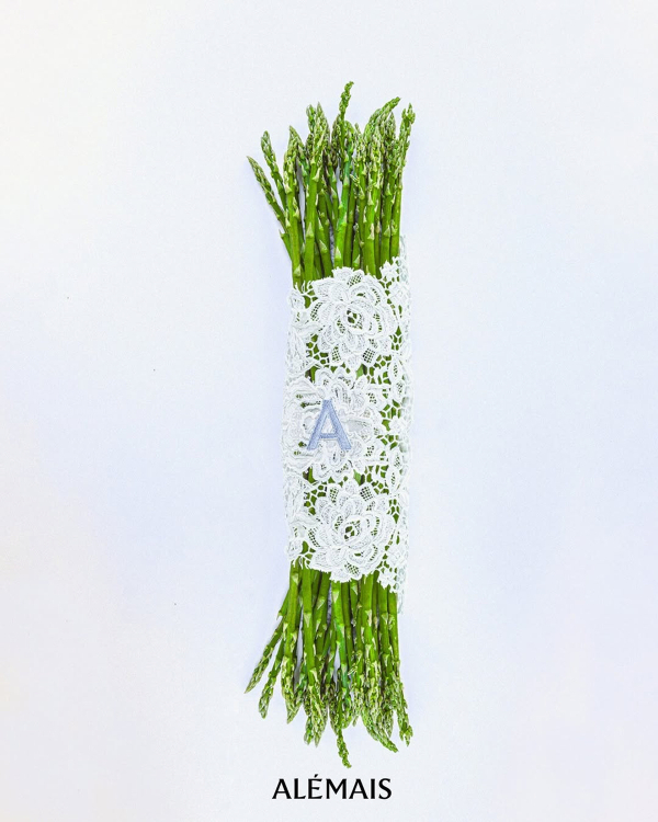 9 Stylish Bouquet Trends We're Loving for Brides Right Now