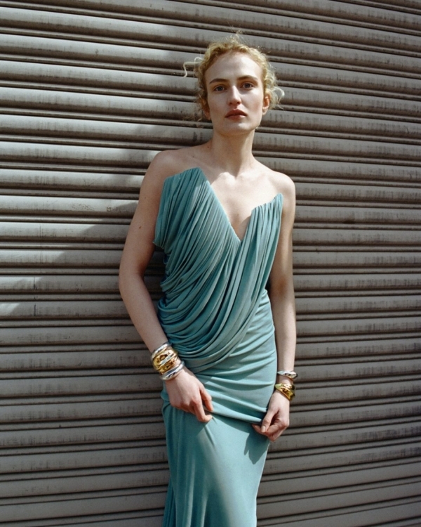 40 Chic Wedding Guest Dresses Perfect for a Destination Wedding in Europe