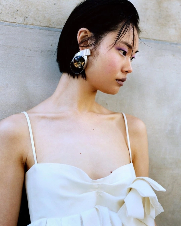 The Chicest Earrings to Match Every Wedding Dress Neckline & Hairstyle — photo 1