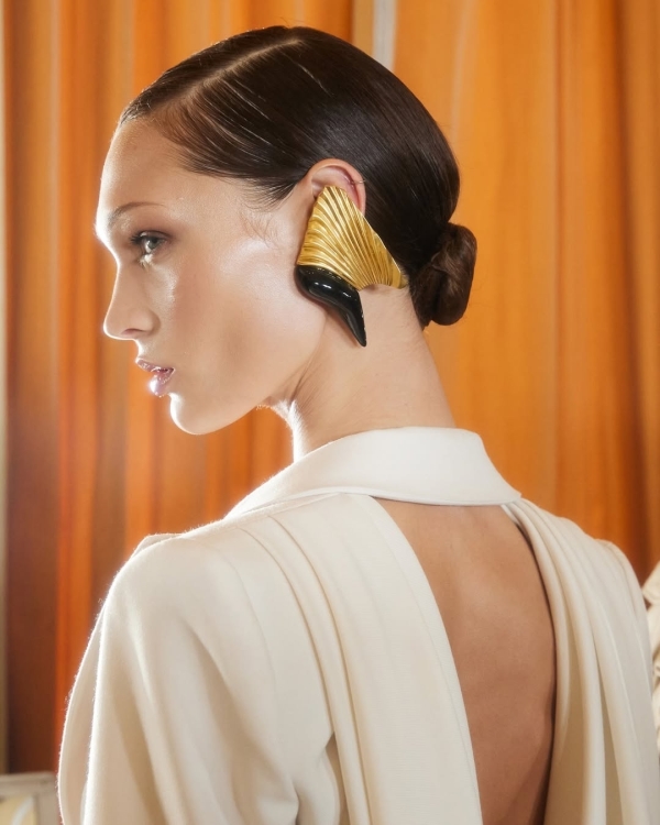 The Chicest Earrings to Match Every Wedding Dress Neckline & Hairstyle