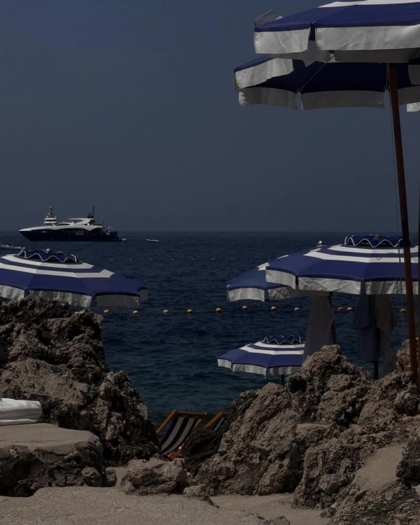 7 Best Beach Clubs in Italy for a Chic ‘La Dolce Vita’ Summer