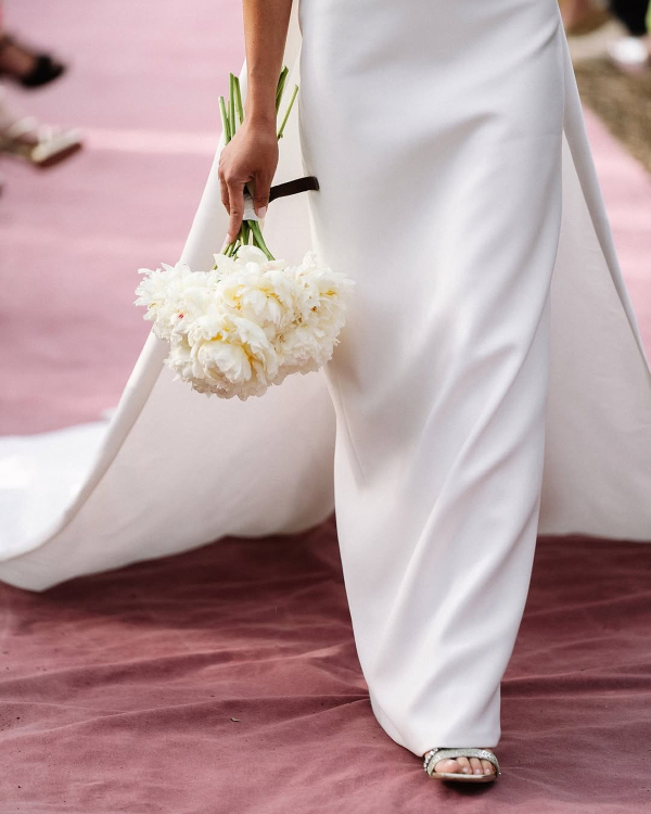 9 Stylish Bouquet Trends We're Loving for Brides Right Now