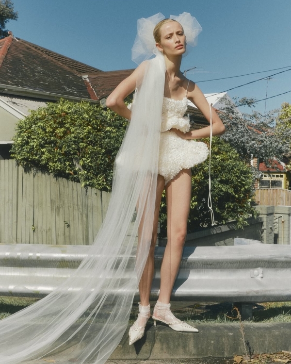 How to Use AI to Create Your Wedding Day Timeline, Playlist, Seating Chart & More