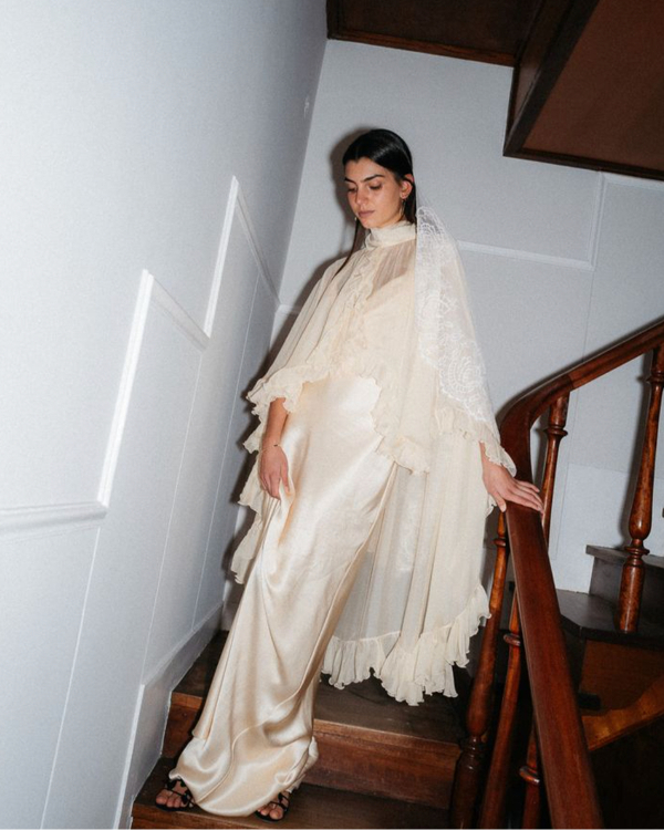 9 Genius Styling Hacks Bridal Stylists Swear By