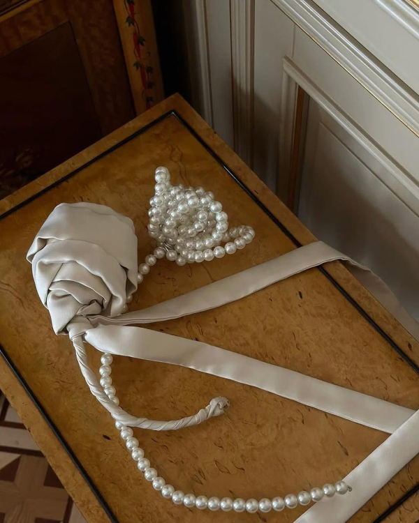 9 Stylish Bouquet Trends We're Loving for Brides Right Now