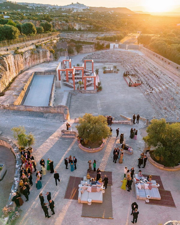 <a href="https://www.instagram.com/cavapuglia/">Cava Puglia</a>, Photography: <a href="https://www.instagram.com/p/DLVMKvfsD4y/?img_index=15">Jose Villa</a>