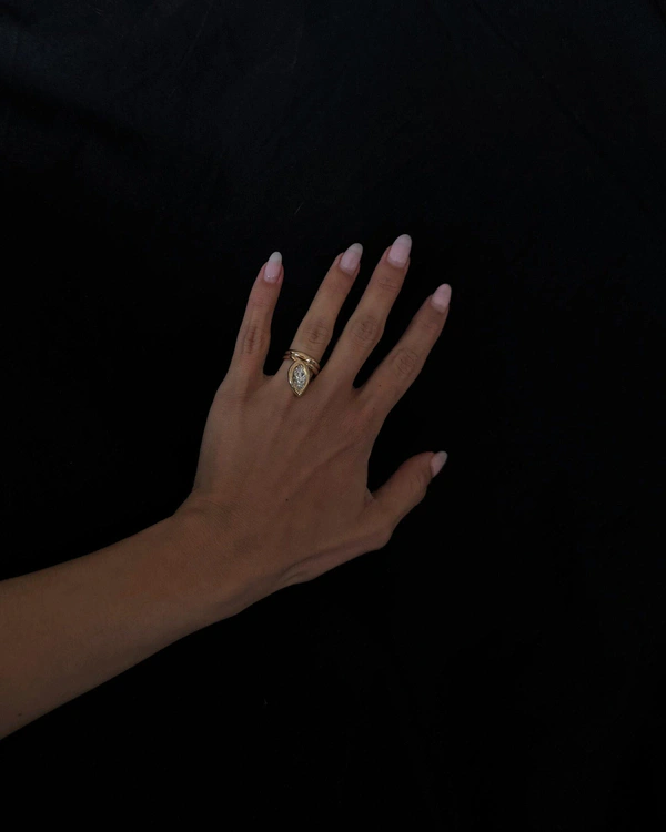 Sculptor of Heirlooms: Inside the Studio of Fine Jewelry Designer Jonne Amaya — photo 2