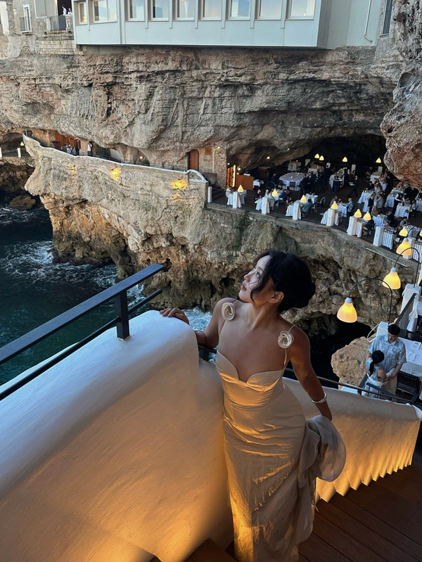 <a href="https://www.instagram.com/ristorantegrottapalazzese/">Grotta Palazzese</a>, Content: <a href="https://www.instagram.com/minhingni/p/DZkWJQ5E8Z6/?img_index=5">Mhy</a>