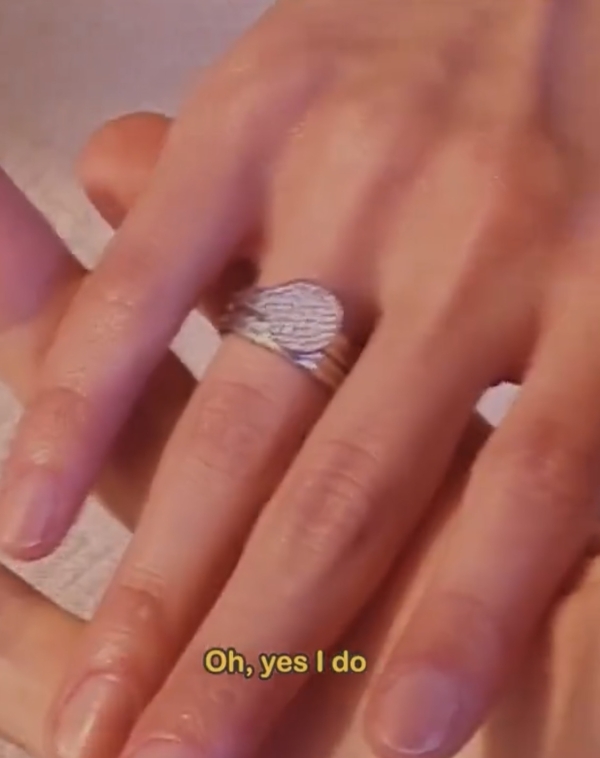 Instagram Engagement Announcement Ideas | Ring Selfie | How to Take Picture of Engagement Ring