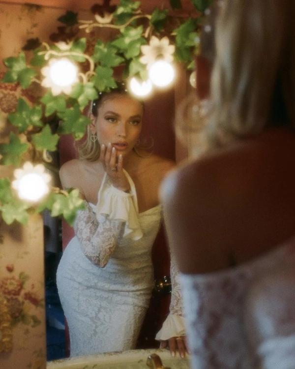 Perfect Lace Bridal Gowns — photo 2