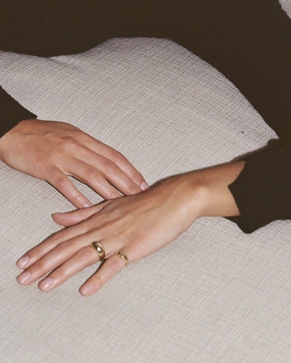 Instagram Engagement Announcement Ideas | Ring Selfie | How to Take Picture of Engagement Ring