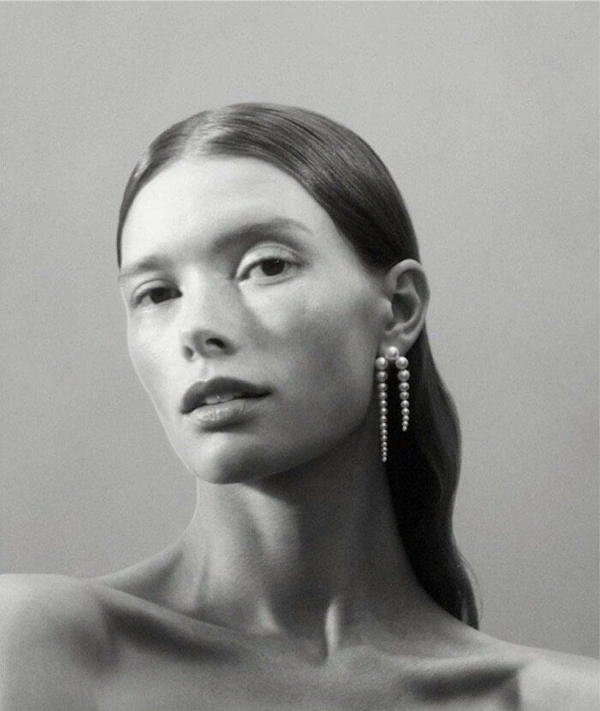 Minimalist Earrings to Compliment Your Wedding Look — photo 2
