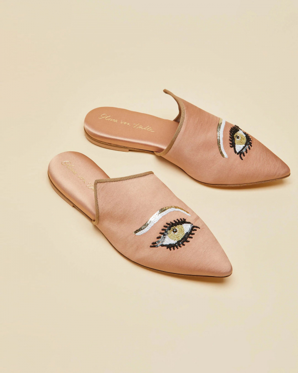 18 Best Bachelorette Party Gifts | Funny, Unique Present Ideas | Cute Gifts for Bride