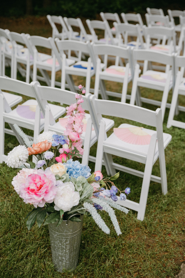 Dollhouse inspired wedding | Interview with the real bride about planning, finding outfits and coping with stress