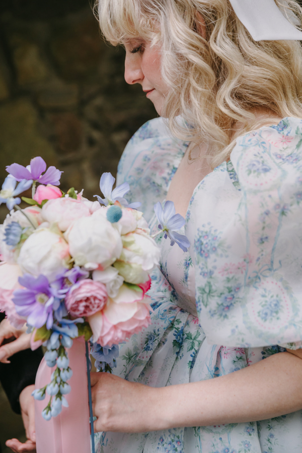 Dollhouse inspired wedding | Interview with the real bride about planning, finding outfits and coping with stress