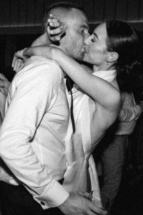 Cozy Wedding at Primrose Hill Farm | Interview with the real bride about planning, finding the dress and coping with anxiety