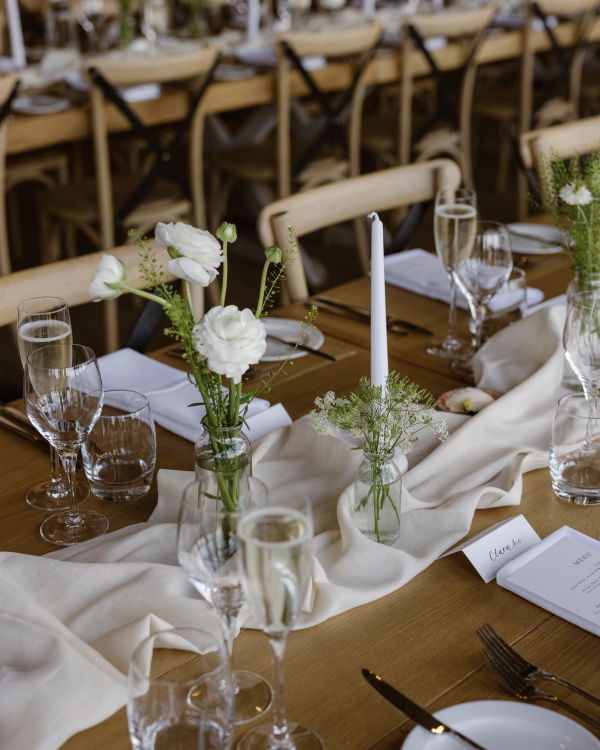 Cozy Wedding at Primrose Hill Farm | Interview with the real bride about planning, finding the dress and coping with anxiety