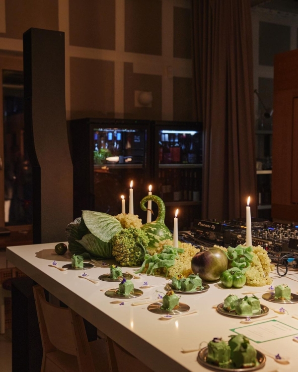 Trend: Set Design with Vegatables